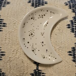 New - Elegant Cream Crescent Plate